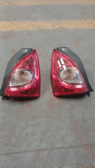 Pilotos Renault Twingo 2  (30€ cada uno)