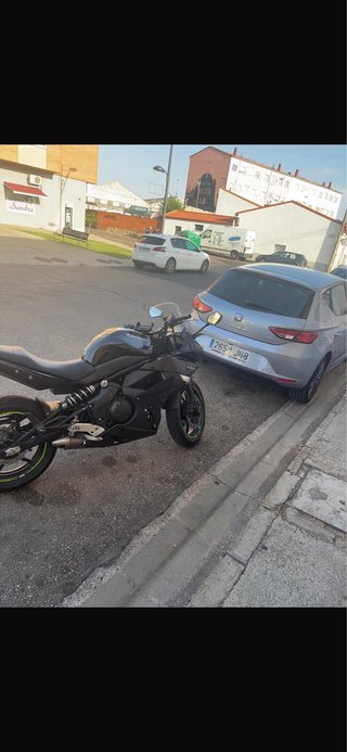 Kawasaki ER6F 2011 Negra