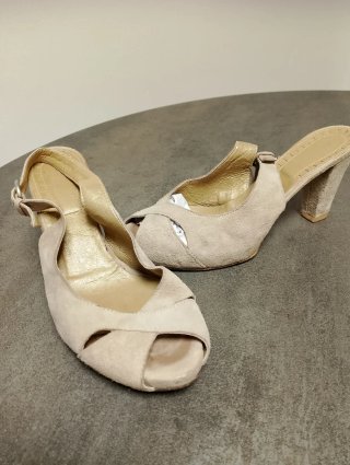 Sandali Progetto camoscio beige