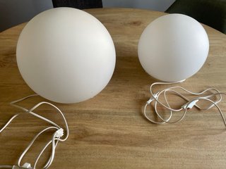 Lámparas esféricas blancas