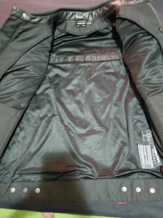 Chaqueta de piel Segura Negra