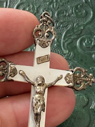 Precioso crucifijo antiguo plata y nácar