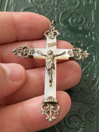 Precioso crucifijo antiguo plata y nácar