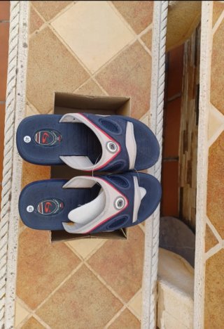 Chanclas de agua talla 40