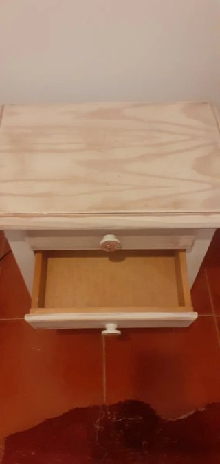Cómoda con espejo y mesita