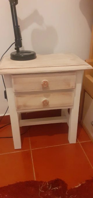 Cómoda con espejo y mesita
