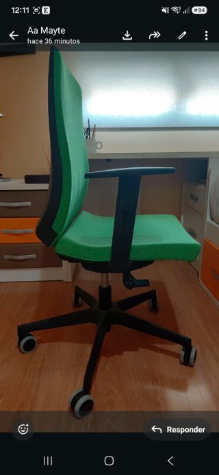 Silla de oficina verde y negra