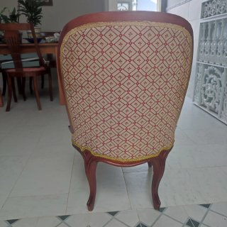 Sillón descalzador tapizado