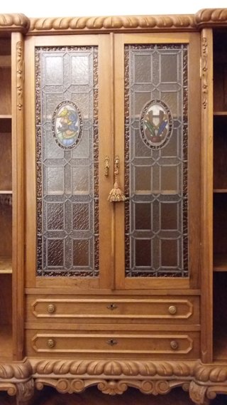 Armario Clásico Años 20 Madera y Cristal
