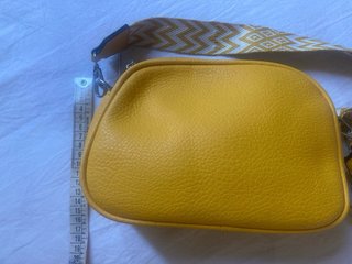 Borsa  gialla con tracolla fantasia