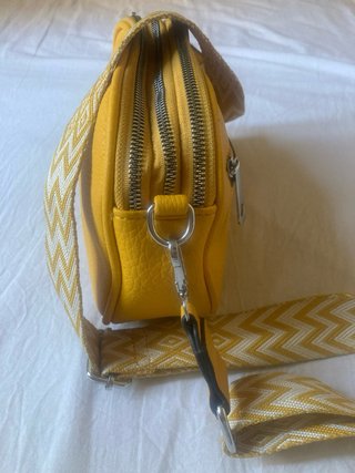 Borsa  gialla con tracolla fantasia