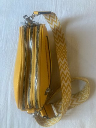 Borsa  gialla con tracolla fantasia
