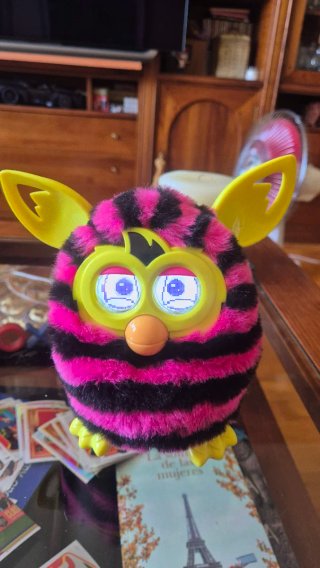 Furby interactivo rosa y negro