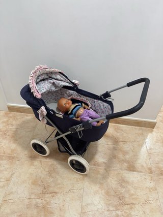 Carrito de muñecas azul con capota + bebe