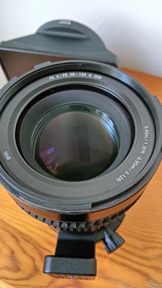 Lente Sony PZ 28-135mm G OSS