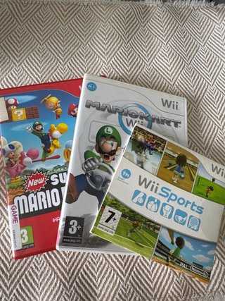 Pacchetto Nintendo Wii, include giochi e controller
