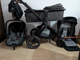 Carro de bebé negro