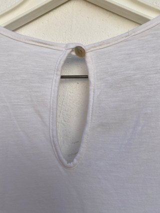 Top Blanco Tirantes Bordado Suizo y Pompones