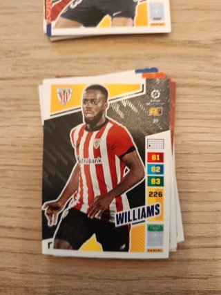34 cromos Adrenalyn XL 22-23
