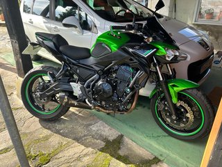 Kawasaki Z650 Naked Verde/Negra