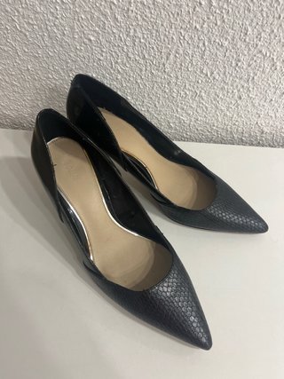 Zapatos de tacón negros para mujer