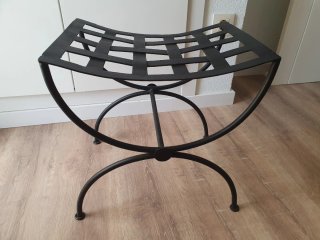 Banqueta de hierro negra