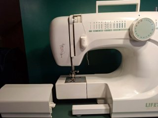 MAQUINA DE COSER PORTATIL