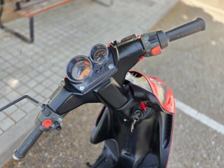 Yamaha Aerox Carlos checa