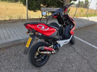 Yamaha Aerox Carlos checa