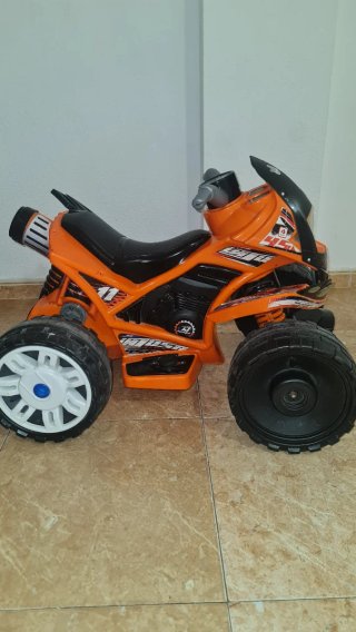 Quad eléctrico infantil naranja