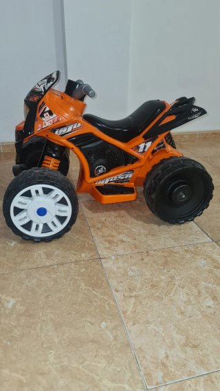 Quad eléctrico infantil naranja