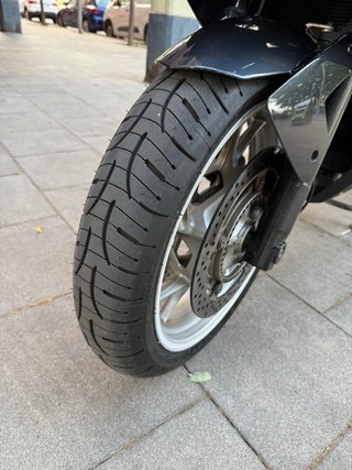 BMW F800GT Gris - Súper Equipada y cuidada
