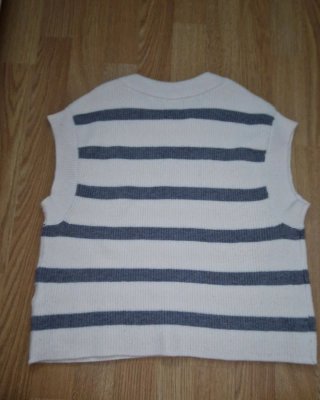 Chaleco Zara rayas beige y gris talla 11-12