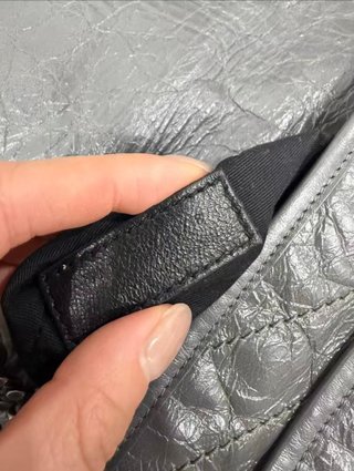 Bolso YSL Niki Piel Gris Elefante Cadena