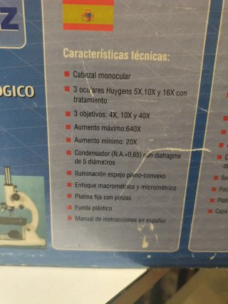 Microscopio con accesorios