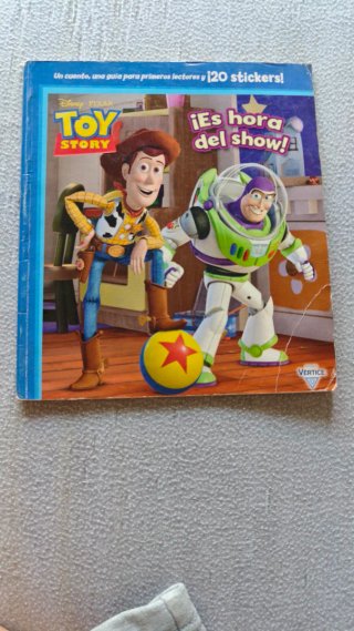 Cuento infantil "Toy Story: ¡Es hora del show!"