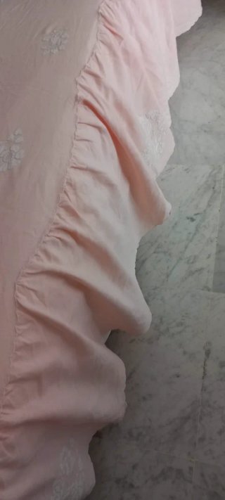 Colcha vintage bordada flores rosa y blanco