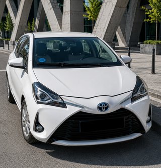 Toyota Yaris 2020 2 PLAZAS PARA CARGA CON GARANTÍA
