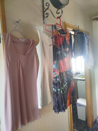 Vestidos rojos y blancos