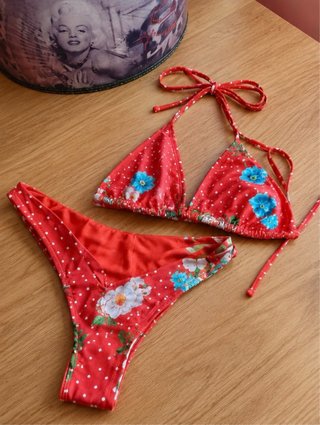 Bikini floral coral sin estrenar
