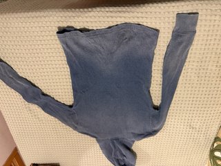 Sudadera azul con capucha