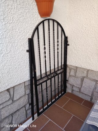 Puerta hierro entrada 91x157 cm