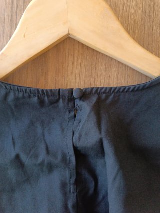 Blusa Stradivarius Negra Manga Abullonada