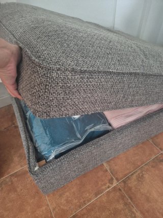 Baúl tapizado con almacenaje gris
