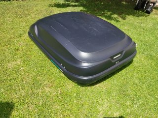 Cofre de techo NORAUTO Bermude 200 negro 375 L.