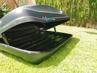 Cofre de techo NORAUTO Bermude 200 negro 375 L.