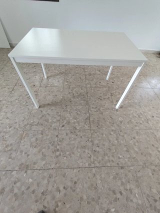 Mesa extensible blanca Ikea Vangsta.