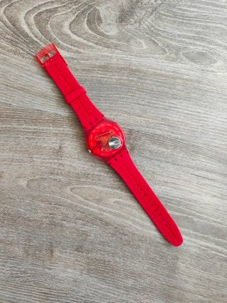 Reloj Swatch New Gent Red Rebel SUOR701