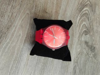 Reloj Swatch New Gent Red Rebel SUOR701