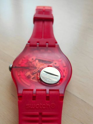 Reloj Swatch New Gent Red Rebel SUOR701